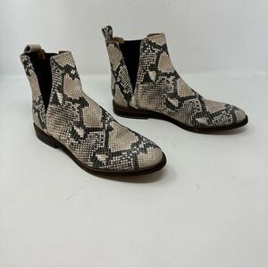 Lucky Brand Snake 8.5 black booties Chelsea style size 6.5